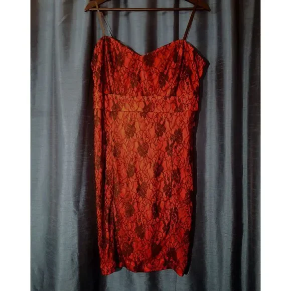 NWOT Torrid Red/Black Lace Bodycon Dress Sz. 2/18-20 Pinup/Sexy/Rockabilly/Goth - Picture 1 of 4